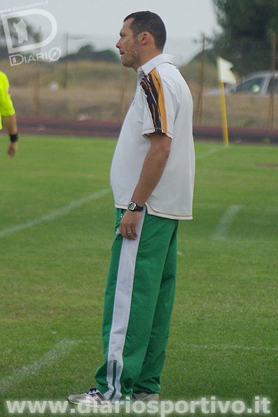 L'allenatore del Quartu 2000 Carlo Atzei